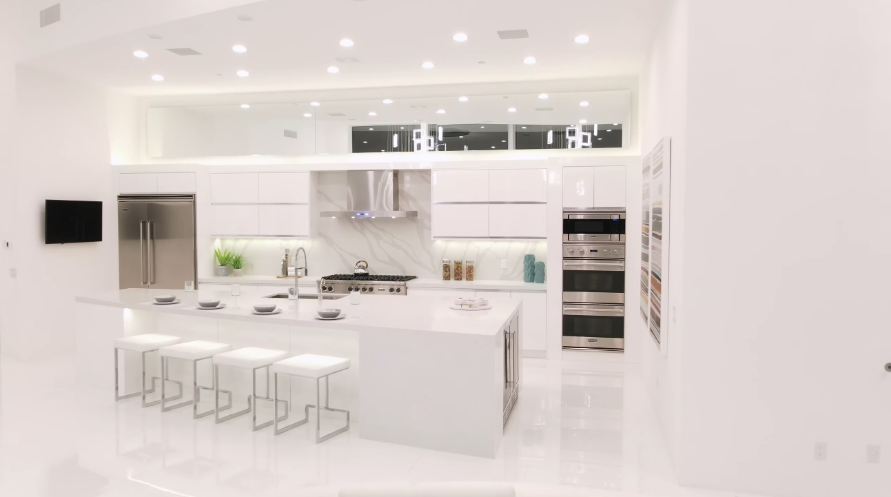 32 Photos vs. Palm Springs, CA Luxury Home Interior Design Tour By Brian Foster