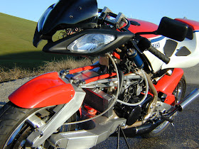 Julian Farnam FFE 350 Forkless Yamaha RZ Motorcycle Front