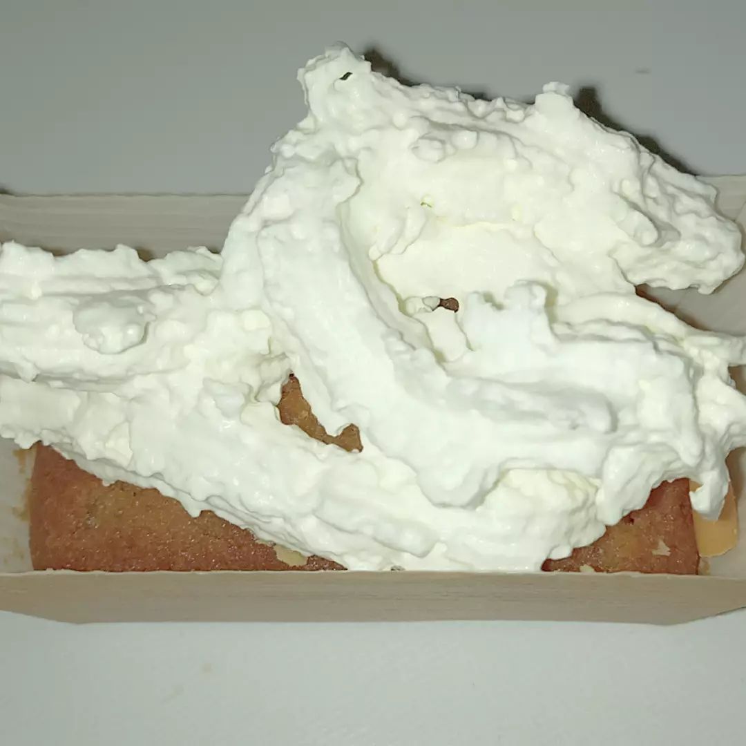 Supersupergirl's Food Reviews Lidl Dairy Manor Real Dairy Squirty Cream