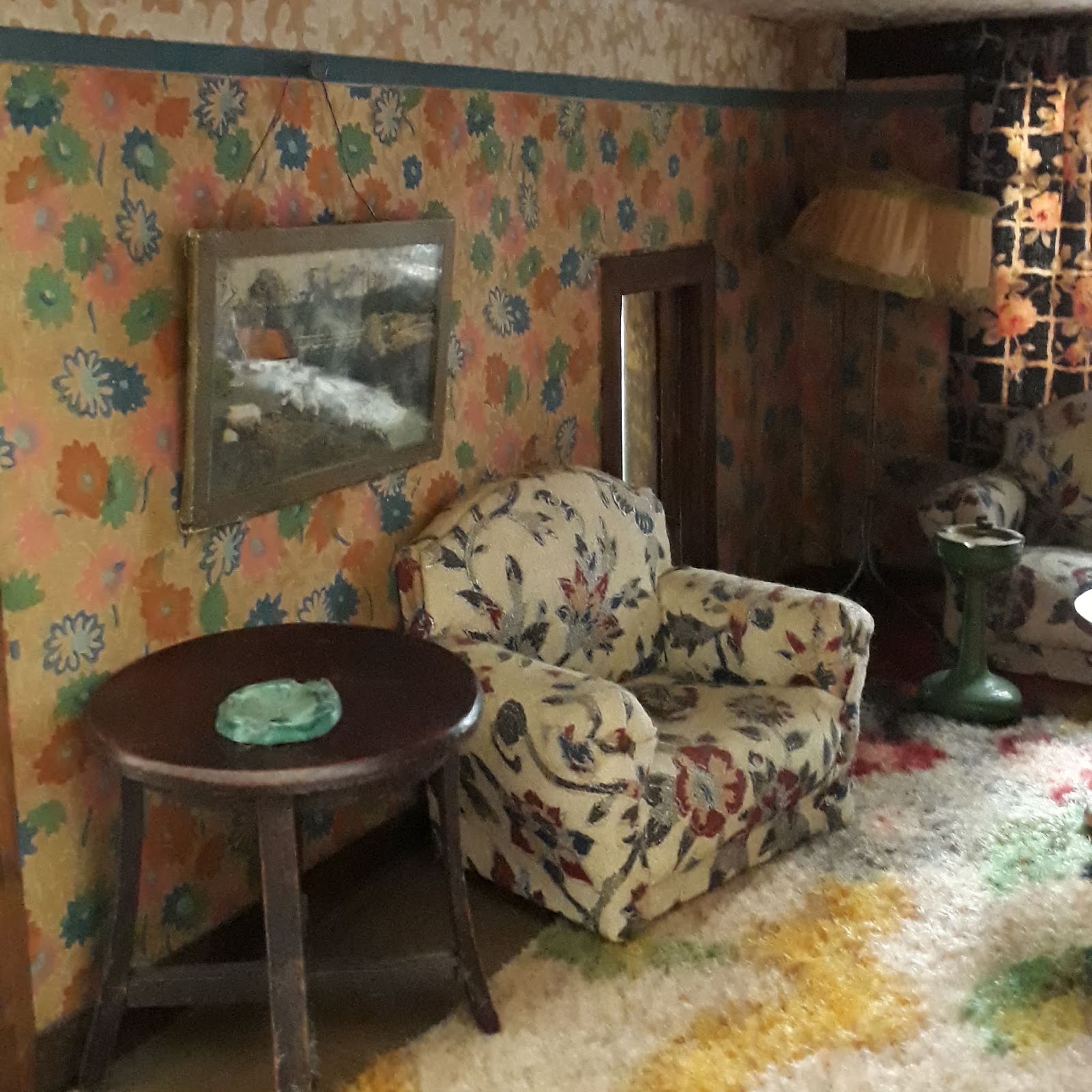 triang dolls house 1960s