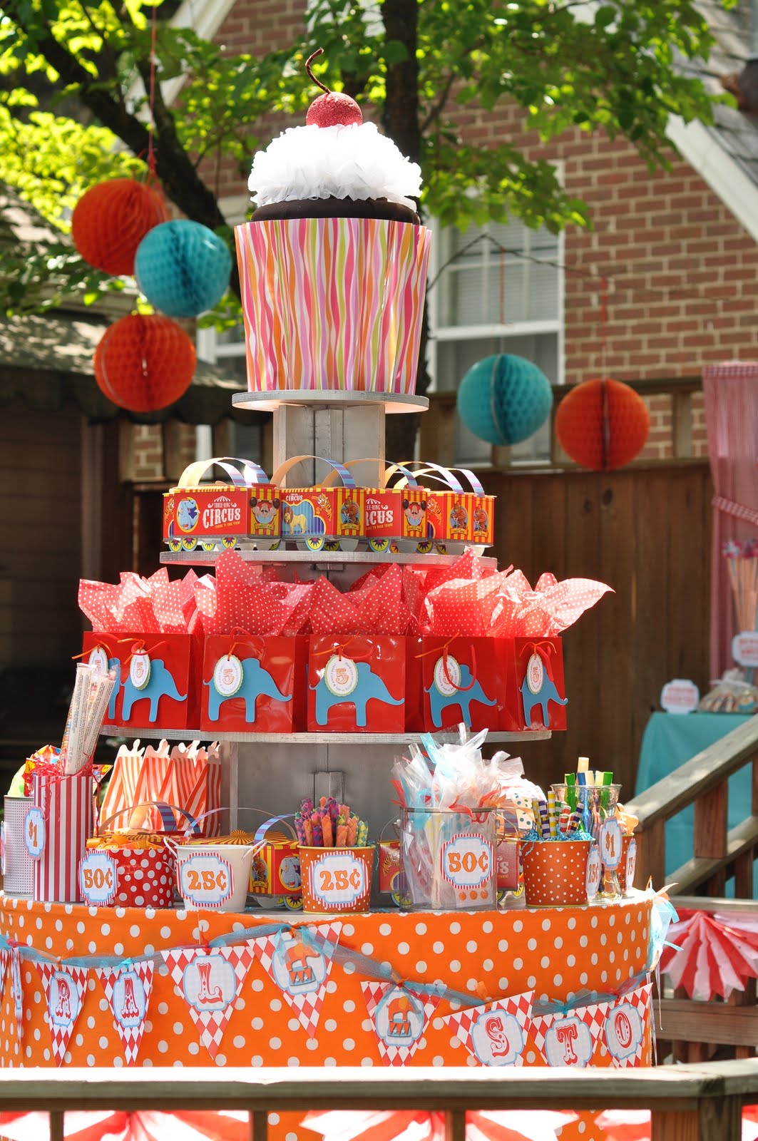 circus-carnival-party-amy-s-party-ideas