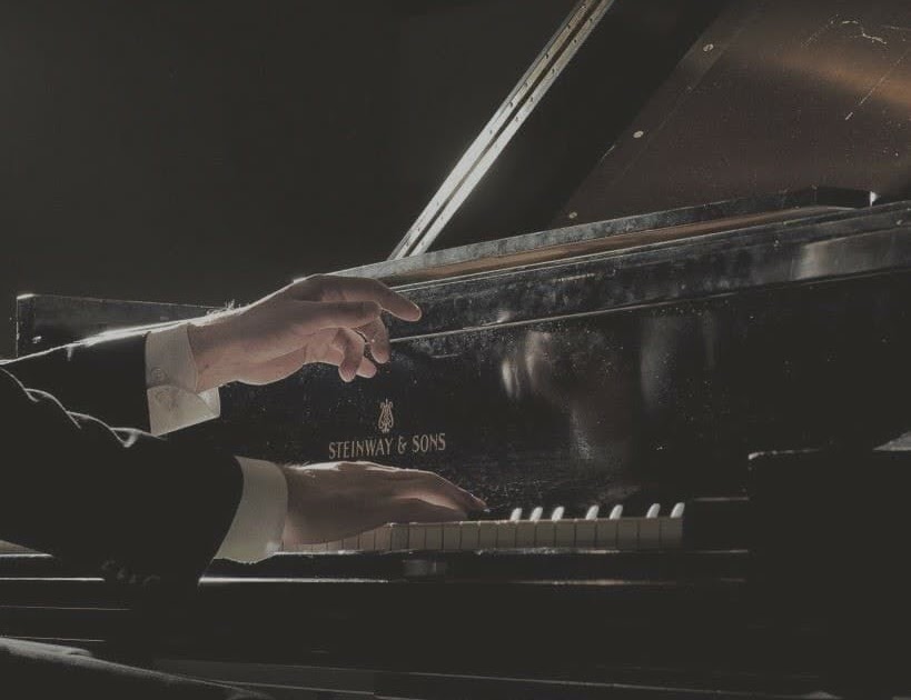 Aesthetics: Dark Academia | The Singing Writer
