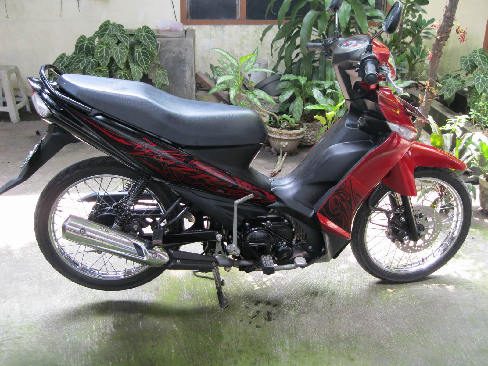 jual mobil dan motor di solo: jual motor YAMAHA VEGA ZR 2010