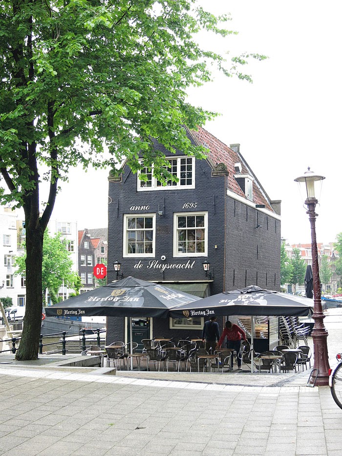 Haus an den drei Grachten [Huis aan de drie Grachten]