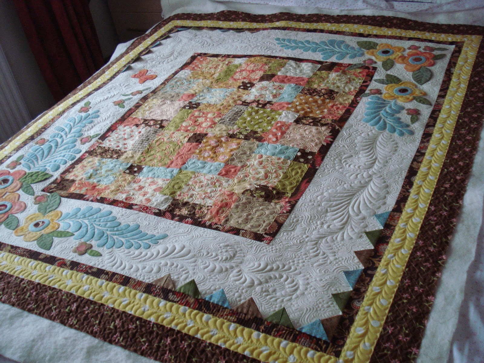 The Nifty Stitcher Breakfast at Tiffanys Lap Quilt finished!