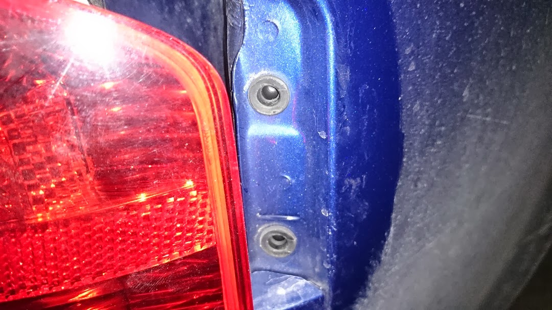 John Koshy: Replacing the right brake light bulb in the #Audi A4