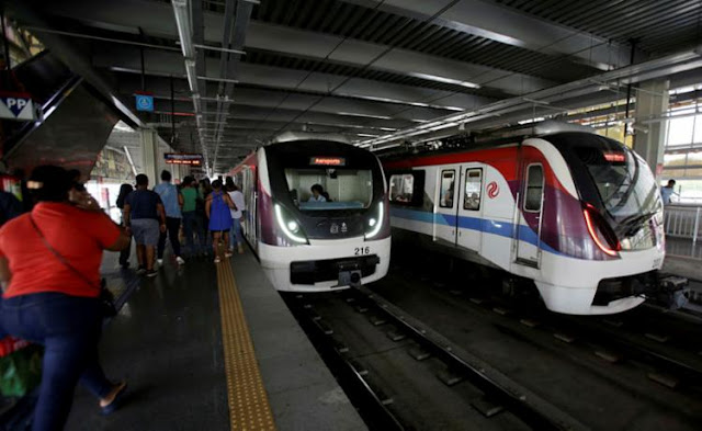 Homem cai em trilhos do metrô em Salvador e interrompe linha 2