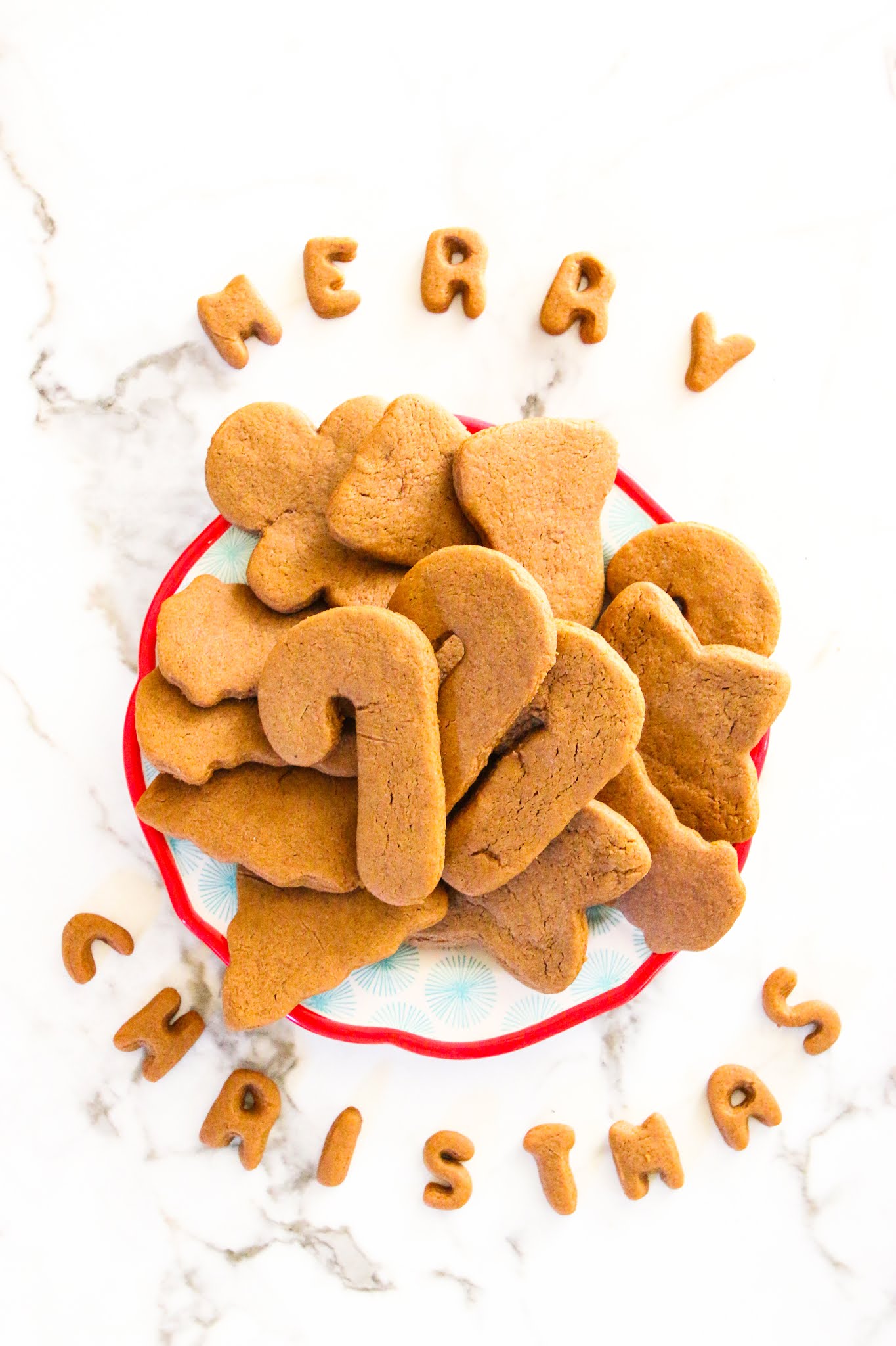 Super easy gingerbread cookies. Easy gingerbread cookies without molasses. Soft gingerbread cookies recipe. Gingerbread cookies Allrecipes. Classic gingerbread cookies. Gingerbread man recipe for preschoolers. Soft gingerbread cookies with icing. Soft gingerbread cutout cookies. #gingerbread #cookies #holiday #baking