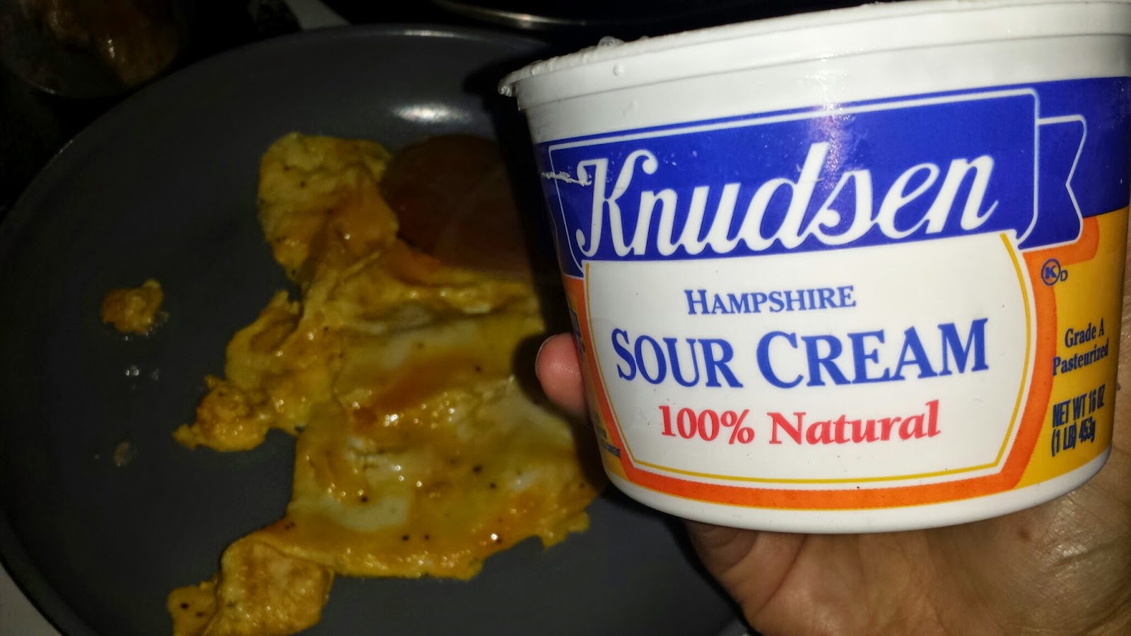 Sha Bang's Kitchen: Sour Cream Scrambled Eggs/Super Easy and Super Fast!!