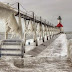 Εκπληκτικό χειμωνιάτικο αξιοθέατο: Οι παγωμένοι φάροι στη λίμνη του Μίσιγκαν [εικόνες]