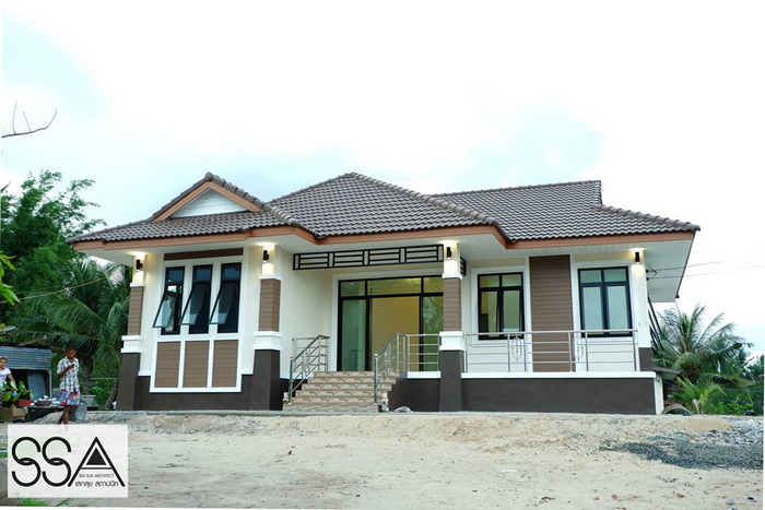 Are you planning to build a Bungalow house design? Is this design your dream house? If yes then you have to see five beautiful bungalow house design in this article before building your own. One of these houses may inspire you and change your design into something more better.