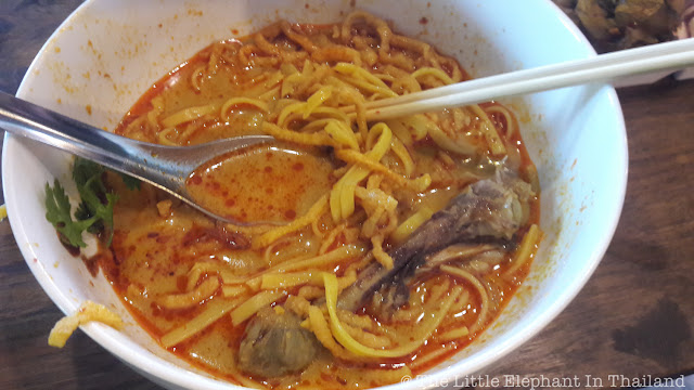 Khao Soi at Coffee Cafe in Chiang Kham - Thailand Khao Soi at Coffee Cafe in Chiang Kham - Thailand