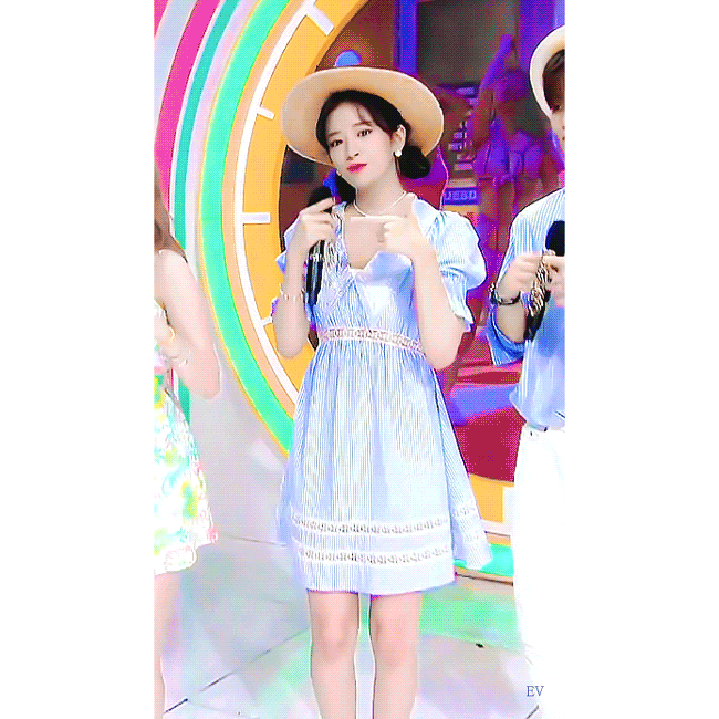 210808 인기가요 안유진 - 꾸르