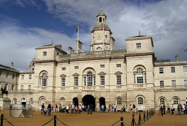 Horse Guards Parade to największy plac defilad w centralnym Londynie.