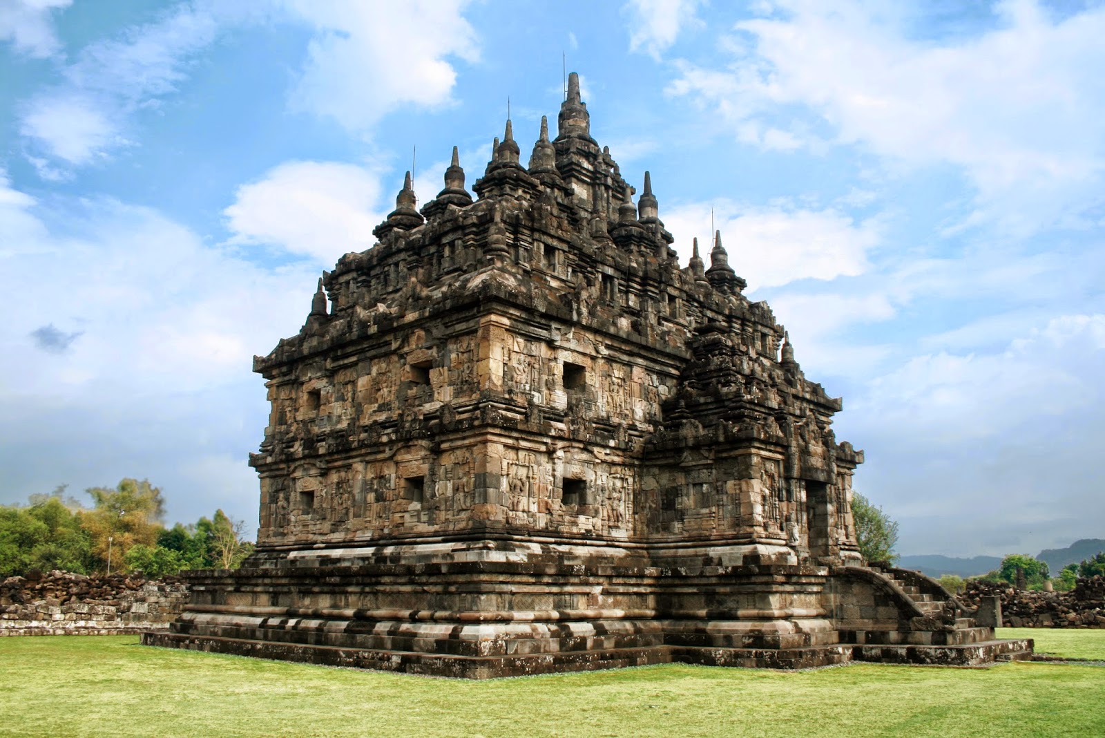 Sejarah Perkembangan Agama Hindu Budha di Indonesia