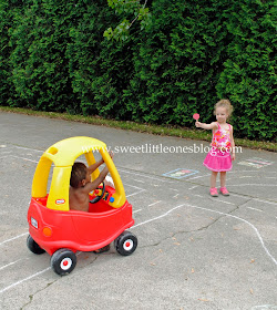 Sidewalk Chalk Fun: 40+ Games and Activities for Kids for the Summer, plus DIY Chalk Paint Recipe - www.sweetlittleonesblog.com