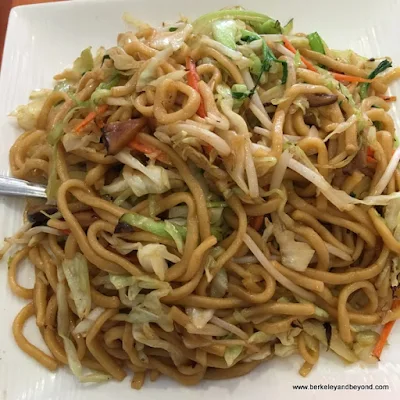 vegetables chow mein noodle at Enjoy Vegetarian Restaurant in San Francisco, California