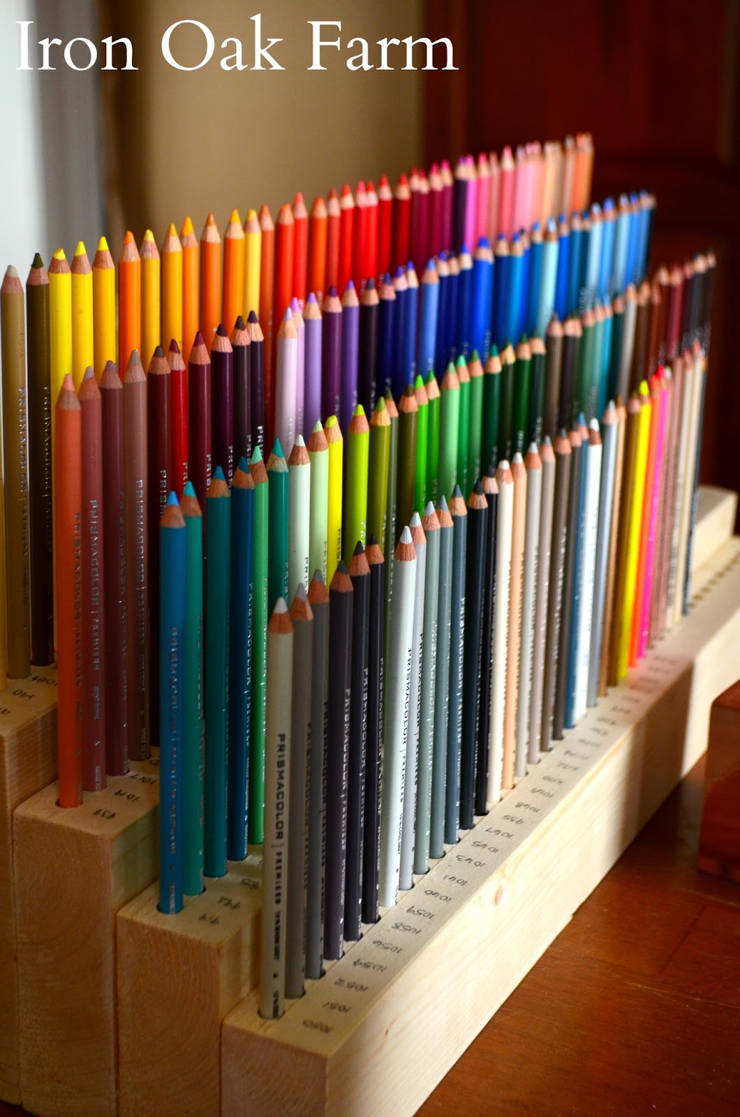 Iron Oak Farm Colored Pencil Stand