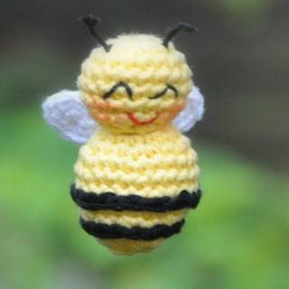 PATRON ABEJA AMIGURUMI 820