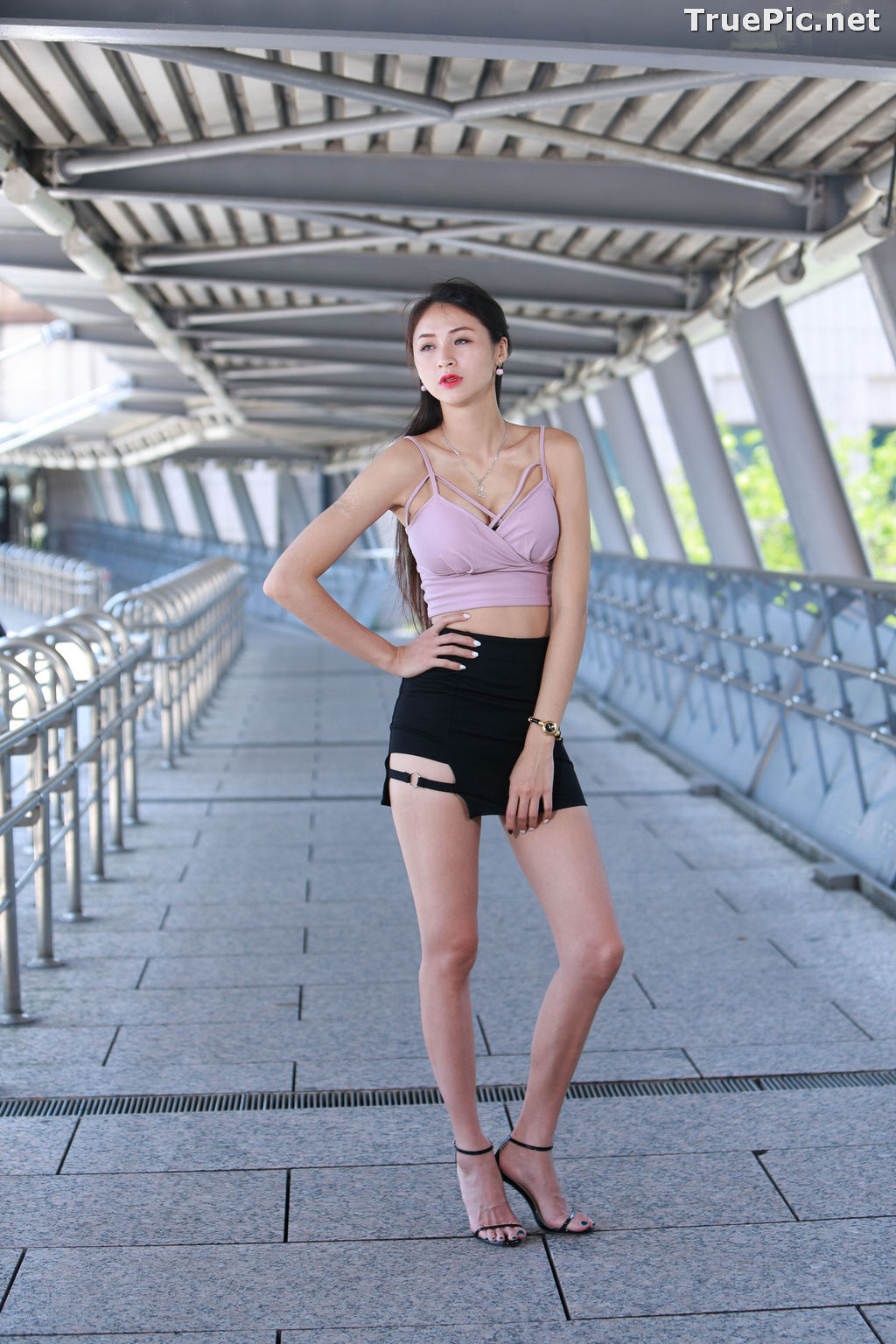 Image Taiwanese Model – Lola (雪岑) - Charming and Attractive Long Legs Girl - TruePic.net - Picture-34