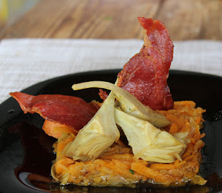 Alcachofas rehogadas con jamon y cebolla