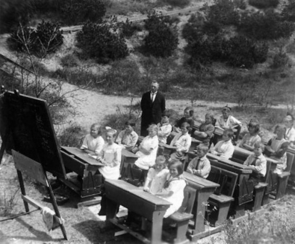 Stunning Vintage Photos of Open Air Schools in the Early 20th Century - 71