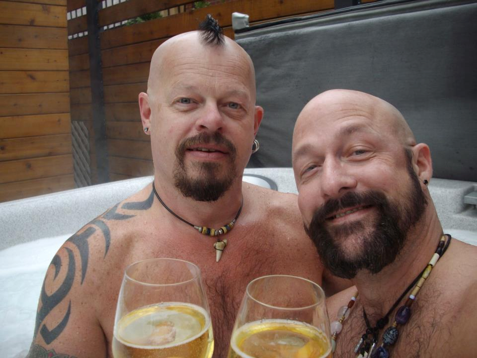 Hot Tub Gay 112