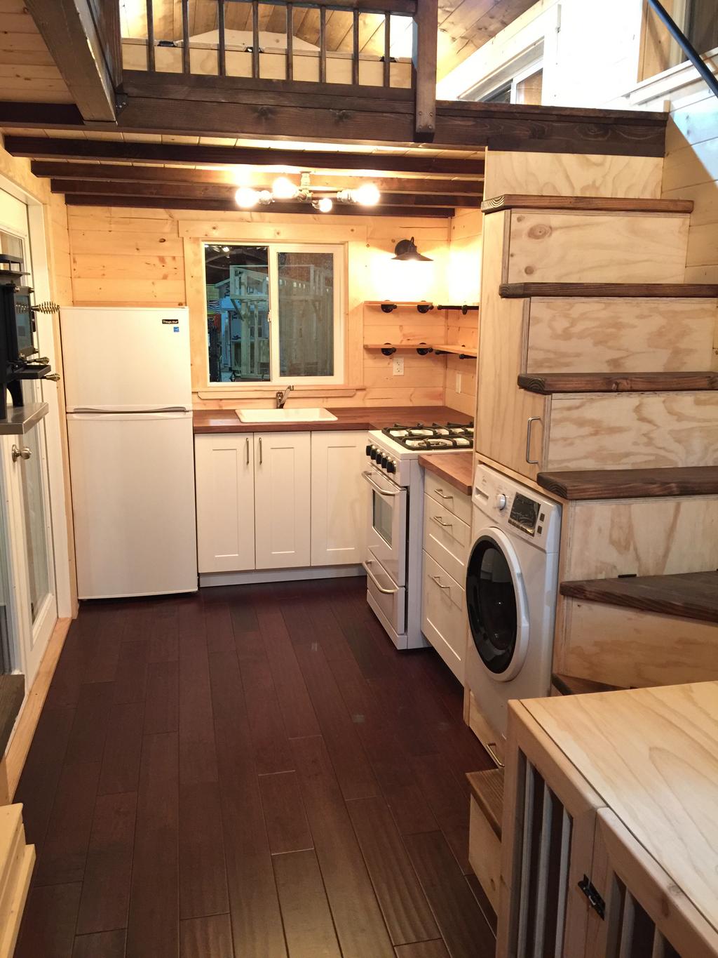 Luxury Tiny House in Bend (280 Sq Ft) [ TINY HOUSE TOWN ]