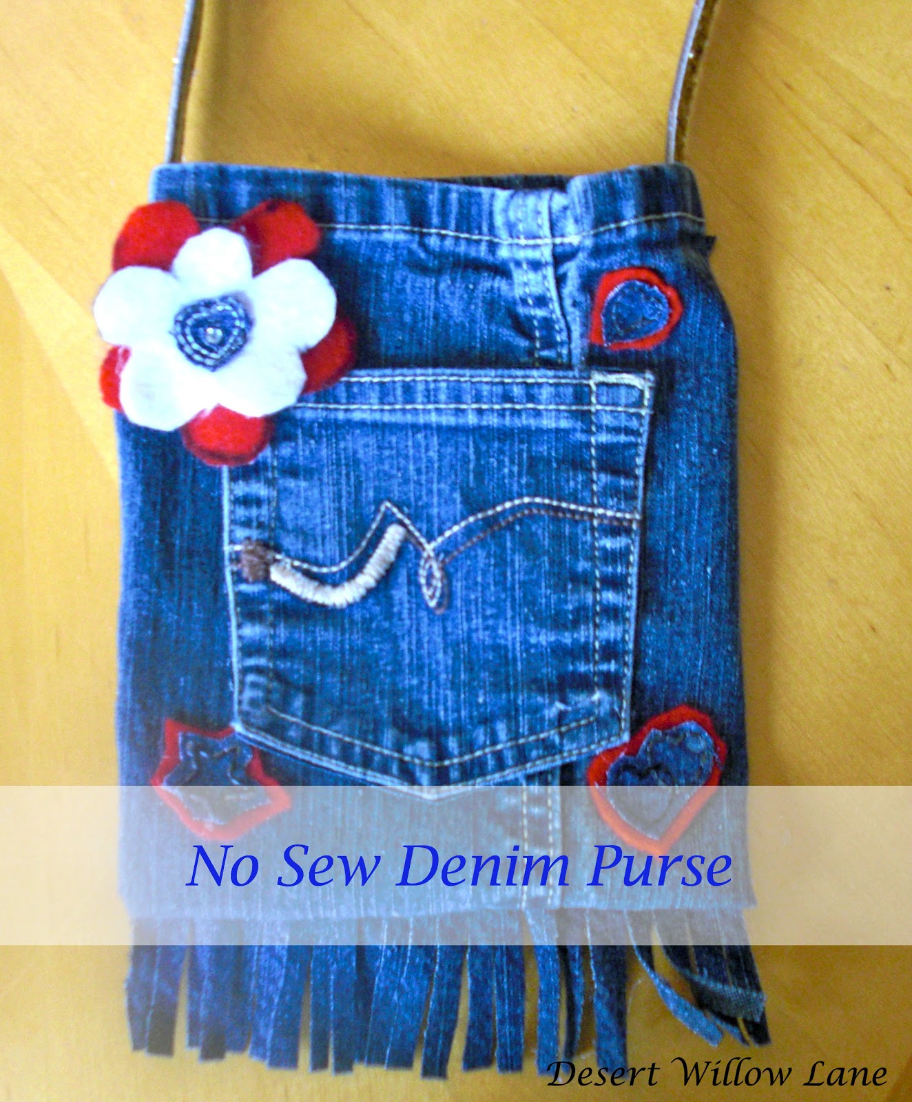 No Sew Denim Purses {Kids' Crafts} / Desert Willow Lane