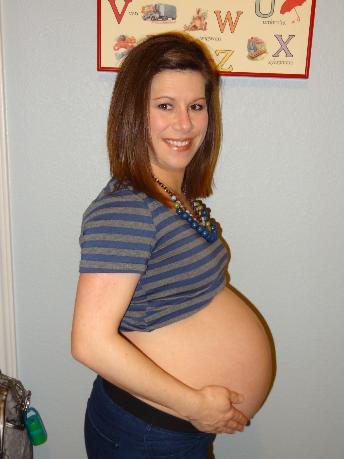 38 недель фото. Живот беременной 38 недель.