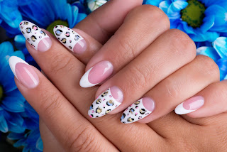 Dicas para as unhas crescerem fortes e saudáveis