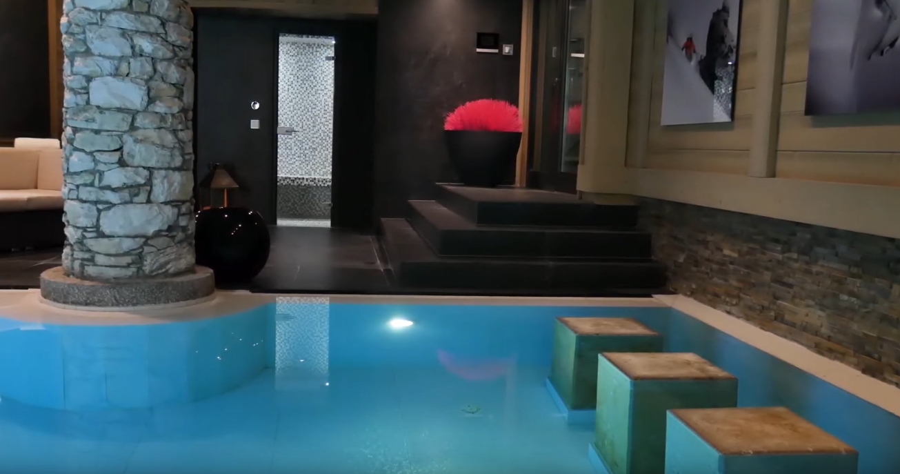 5 Photos vs. Chalet Black Pearl - Val d'Isere | Isle Blue Villa Interior Design Tour