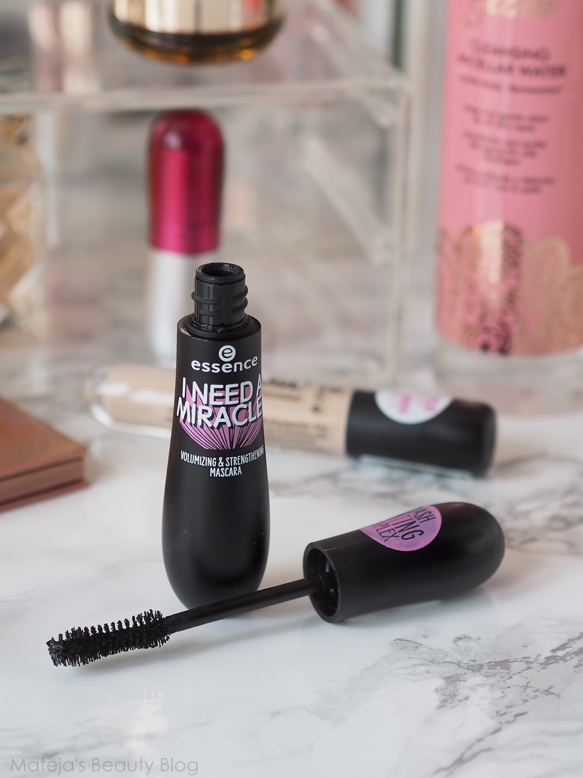 Тушь Эссенс need a Miracle. Essence Beauty тушь. Essence i need a Miracle. Best strengthening Mascara.