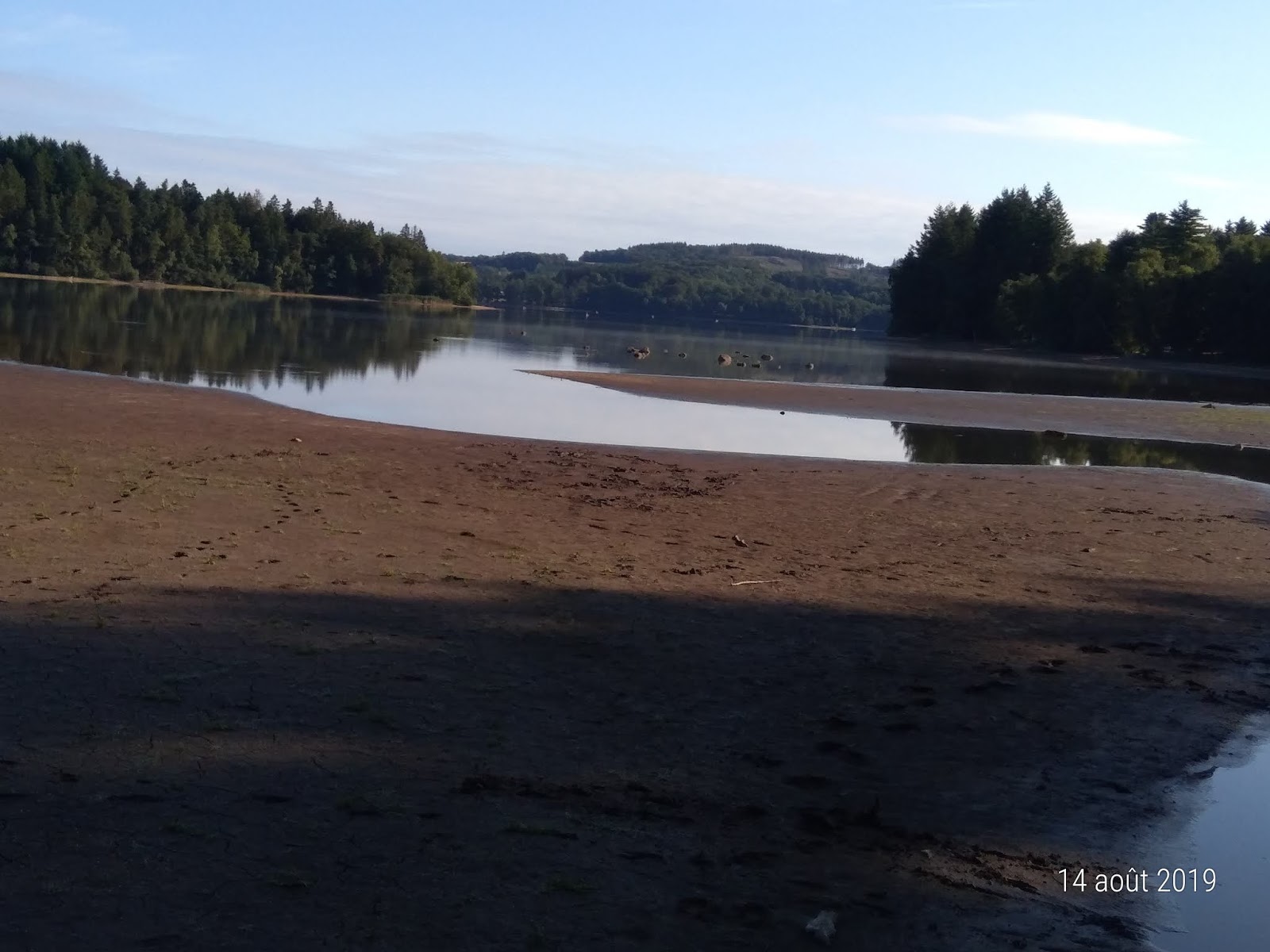 Les randonneurs du mercredi Le tour du lac des Settons 2019 Les randonneurs du mercredi Le tour du lac des Settons 2019