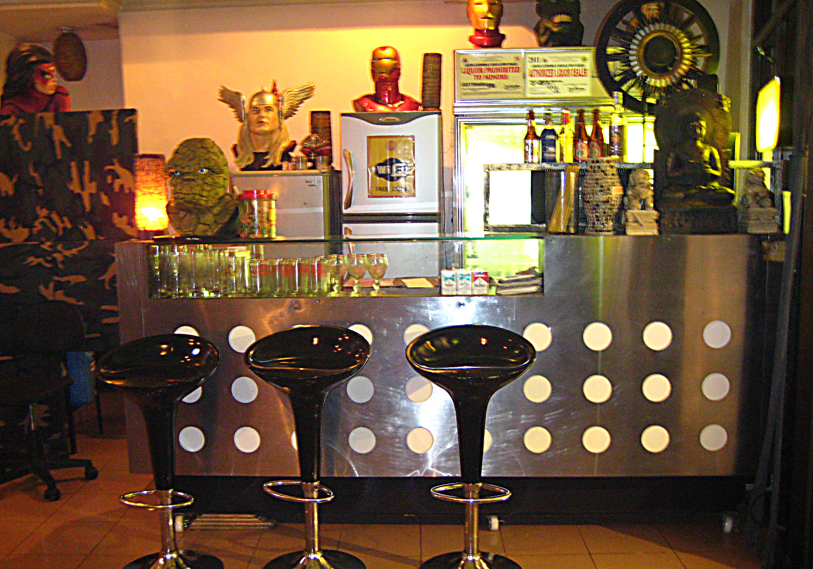 WAW Finds Hidden bar in Quezon City VM Café