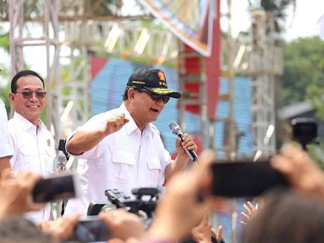Prabowo Break Pidato Saat Terdengar Azan Prabowo Break Pidato Saat Terdengar Azan