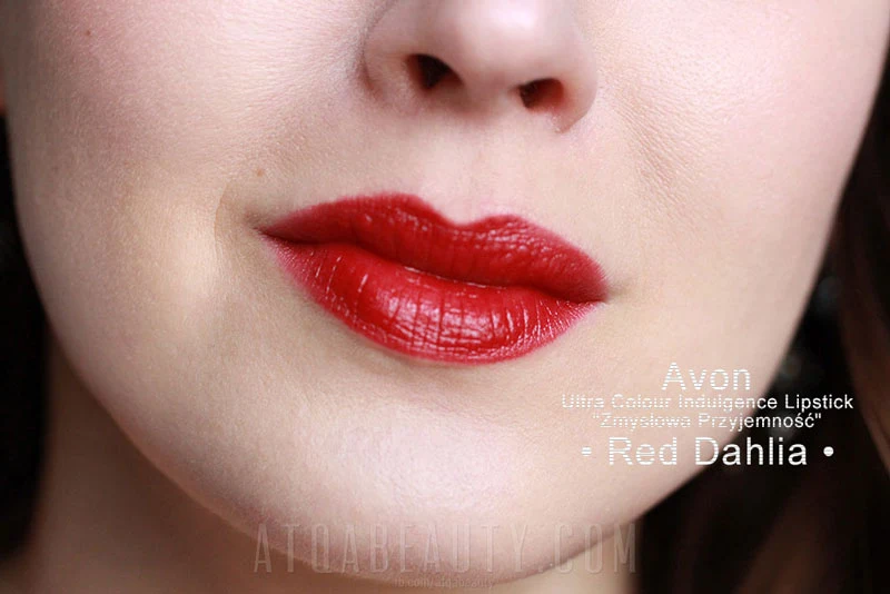 AVON • Ultra Colour Indulgence Lipstick "Zmysłowa Przyjemność" • Red Dahlia •