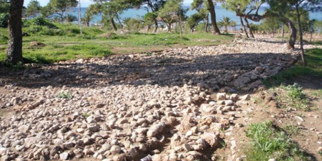 Αρχαία λεωφόρος αποκαλύφθηκε στη Βουλιαγμένη  