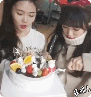 케이크 먹는 아린이.gif | 인스티즈