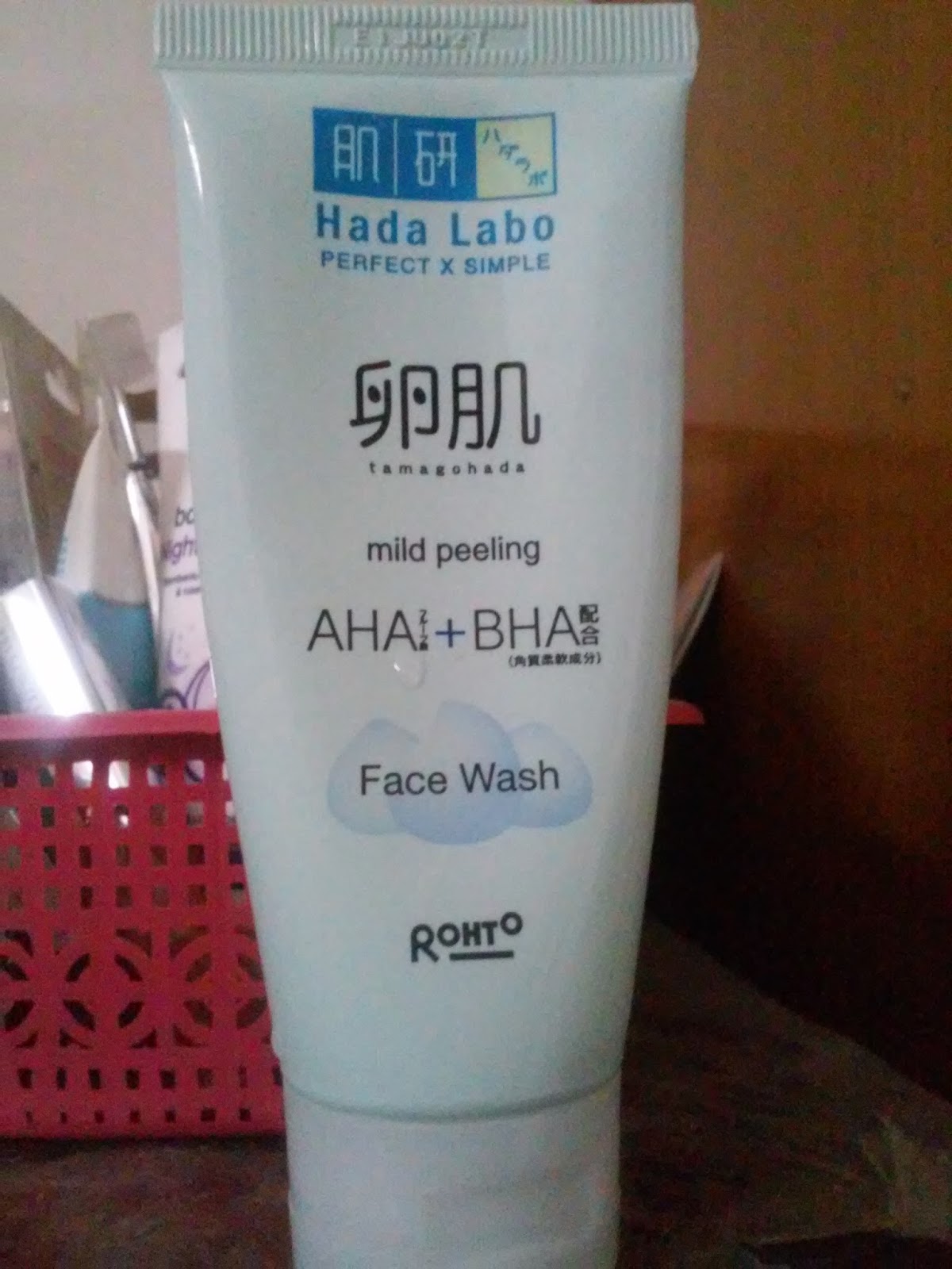 Review Hada Labo Tamagohada Mild Peeling Face Wash La Blog review-hada-labo-tamagohada-mild-peeling-face-wash-la-blog