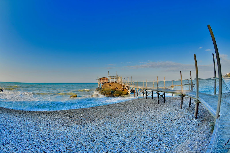 Il sole stimola la produzione di vitamina D, tutti al mare