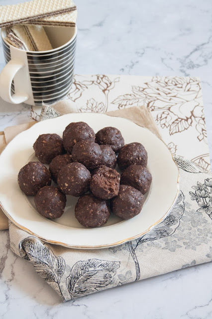 tartufini con wafer e cioccolato fondente