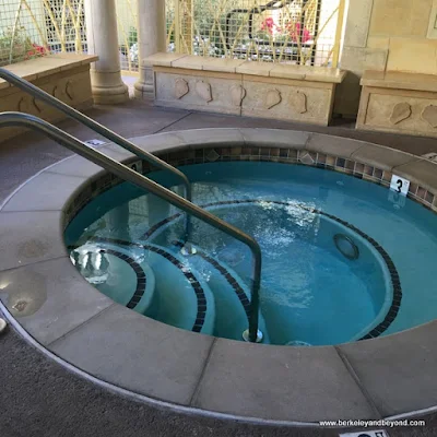 hot tub at Best Western Dry Creek Inn in Healdsburg, California