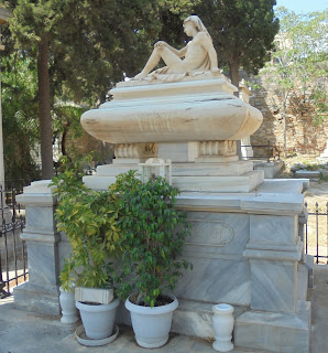 το κτήμα των κληρονόμων Ζ. Κορωνιού στο ορθόδοξο νεκροταφείο του αγίου Γεωργίου στην Ερμούπολη
