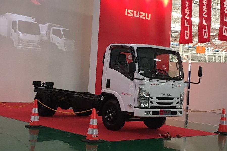 ISUZU ELF NMR 71 Karoseri Dan Spesifikasi