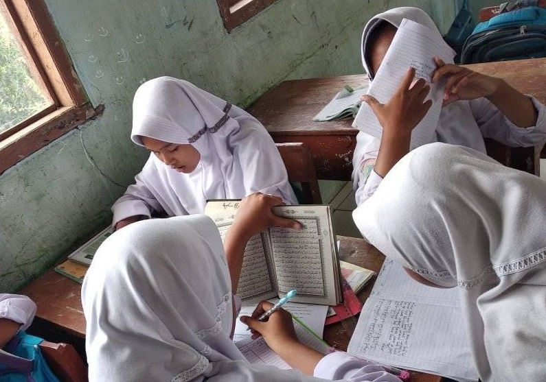 Materi Ceramah dan Kultum: Keutamaan dan Kewajiban Menuntut Ilmu bagi Kaum Muslimin dan Muslimah