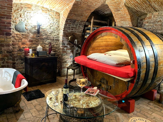 cantina al silter dormire in una botte