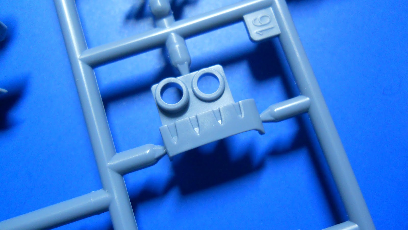 Scale Model Kit Review Blog (SMKR) Bandai Cosmo Falcon Kit