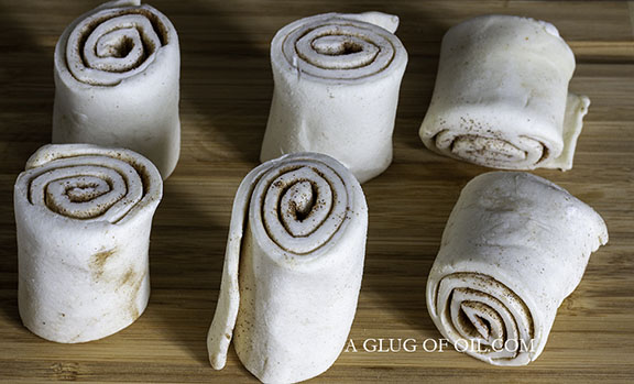Pastry rolled in cinnamon