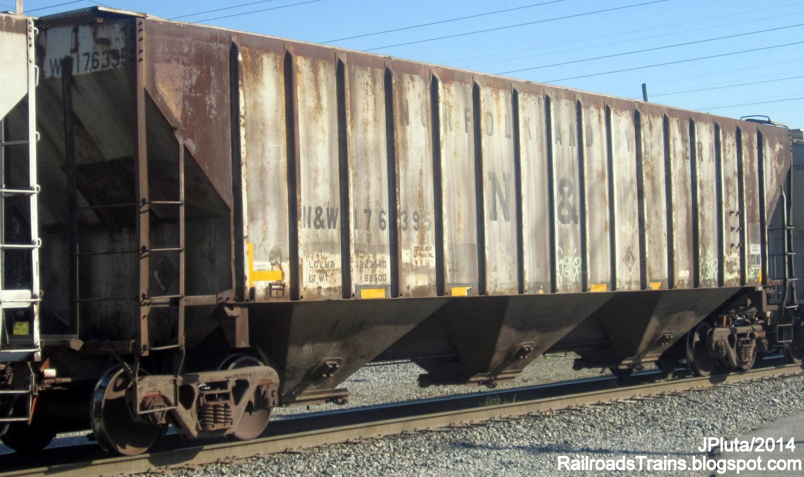 RAILROAD Freight Train Engine EMD GE Boxcar BNSF,CSX,FEC